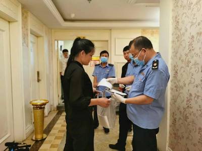 看會(huì)東 全覆蓋排查進(jìn)口凍蝦 筑牢餐飲服務(wù)安全防線